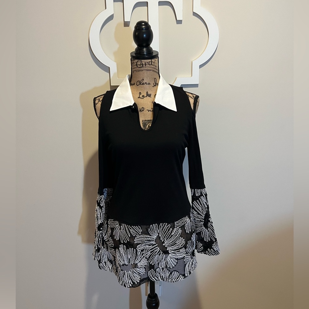 Just B Black & White Cold Shoulder Tunic Size Small NWT